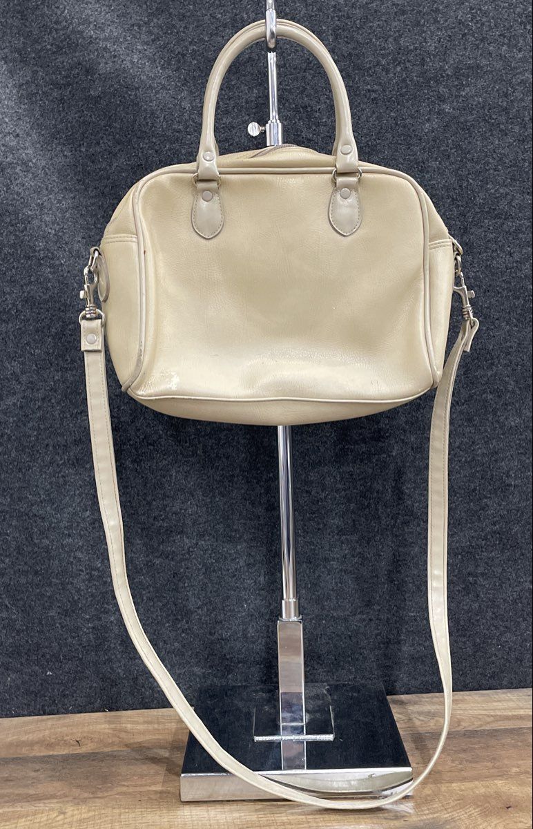 Vintage Liz Claiborne Cream Pebbled Leather Satchel Crossbody Bag Silver Tone