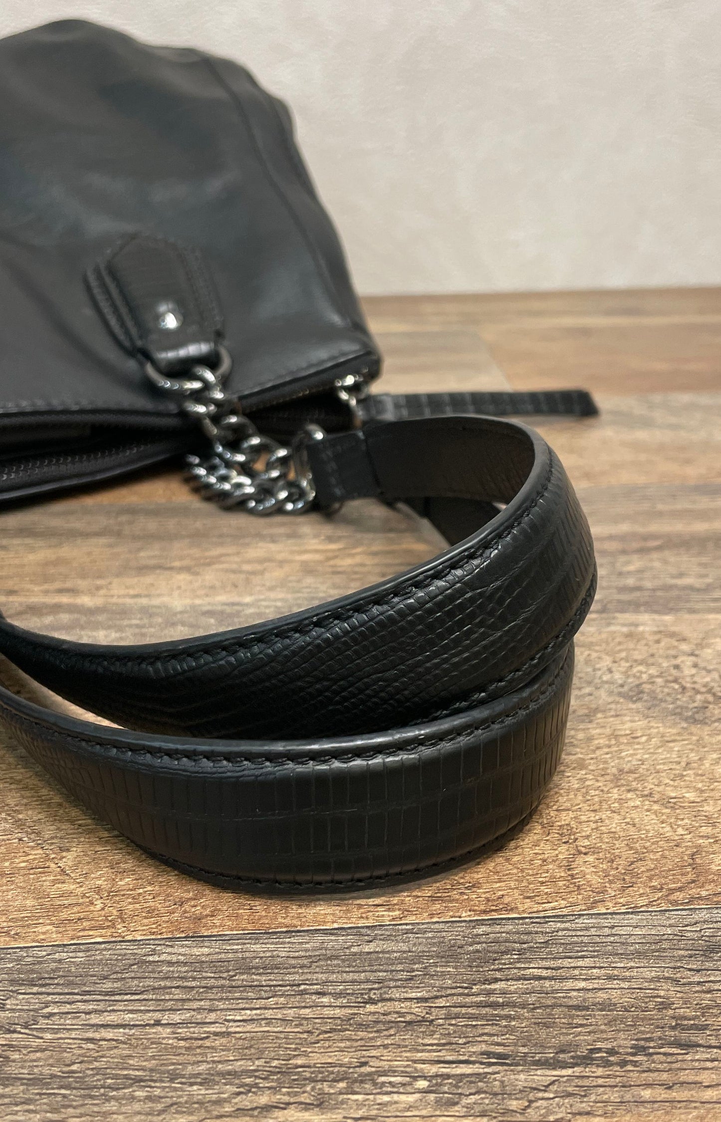 Simply Vera Vera Wang Black Faux Leather Shoulder Bag and Wallet Set SV Logo