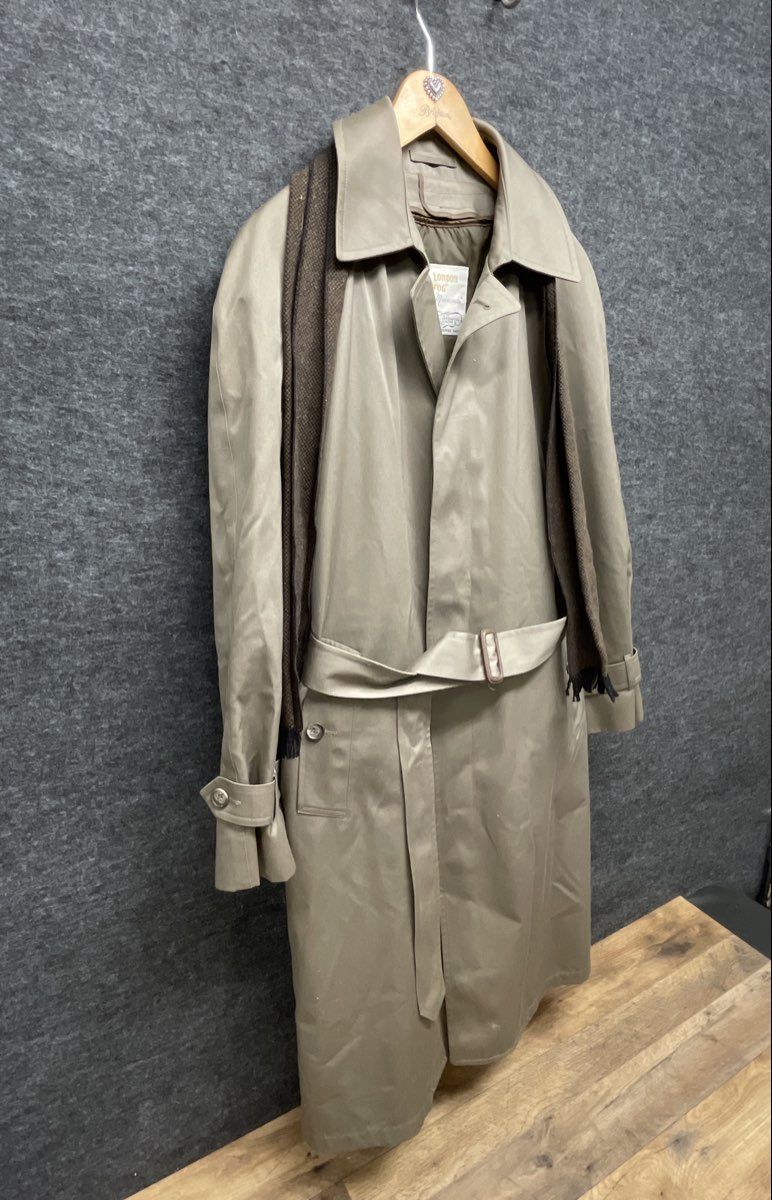 London Fog Men's Vintage 90s Tan Belted Trench Coat Zip Out Lining Sz 42 REG