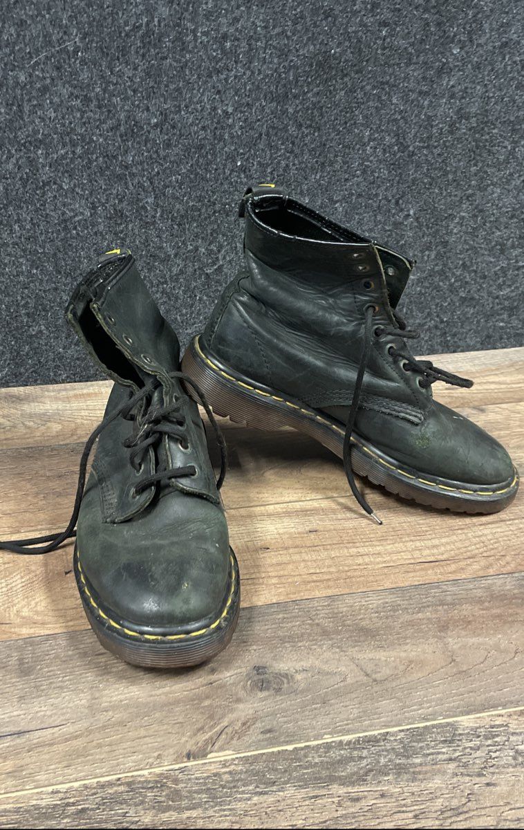 Dr. Martens 1460 Black Leather 8-Eye Lace Up Combat Boots Size Not Specified