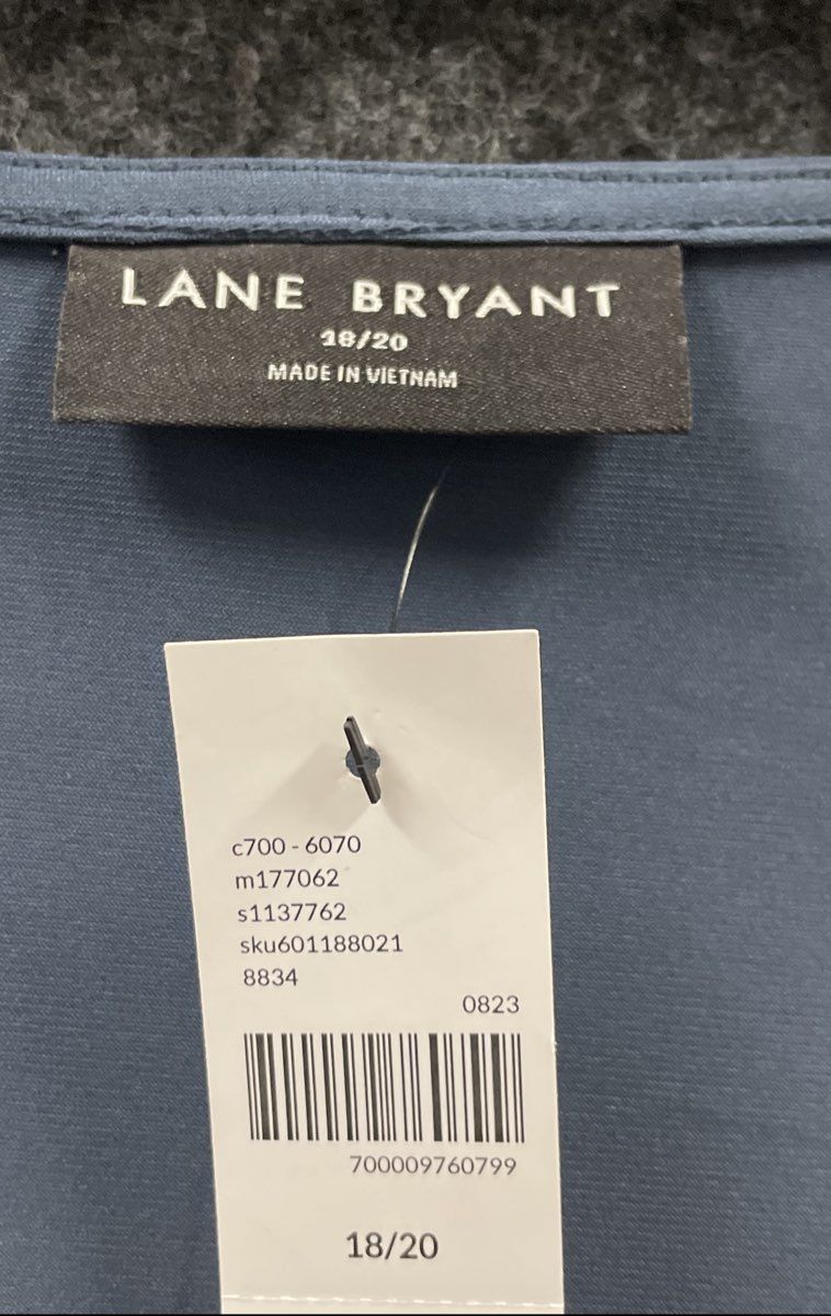 Lane Bryant Women's Blue V-Neck Pleated Front Long Sleeve Blouse Sz 18/20 NWT