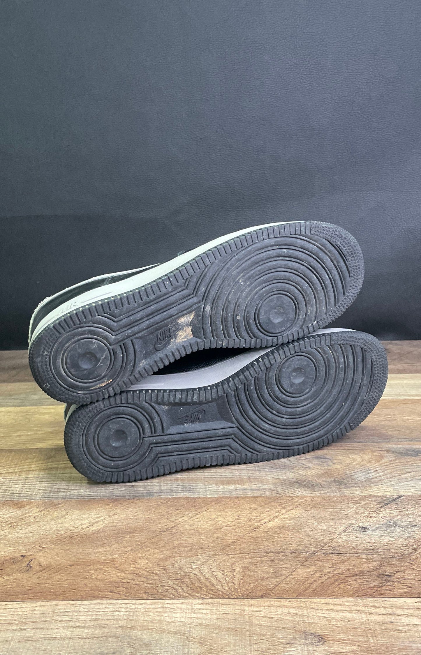 Nike Air Force 1 '07 LV8 Black Grey Yellow Low Top Sneakers Size 10.5