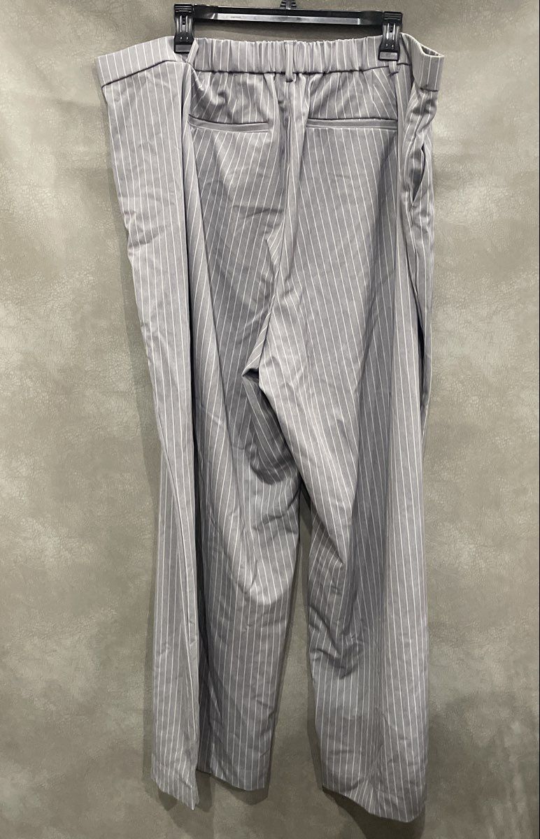 Torrid Women's Grey Pinstripe Straight Leg Professional Dress Pants NWT Sz 20R