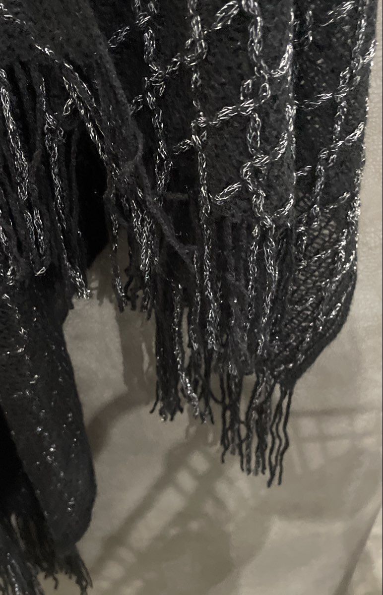 Women's Black Silver Sparkly Diamond Knit Fringe Sweater Shawl Wrap NWT OS