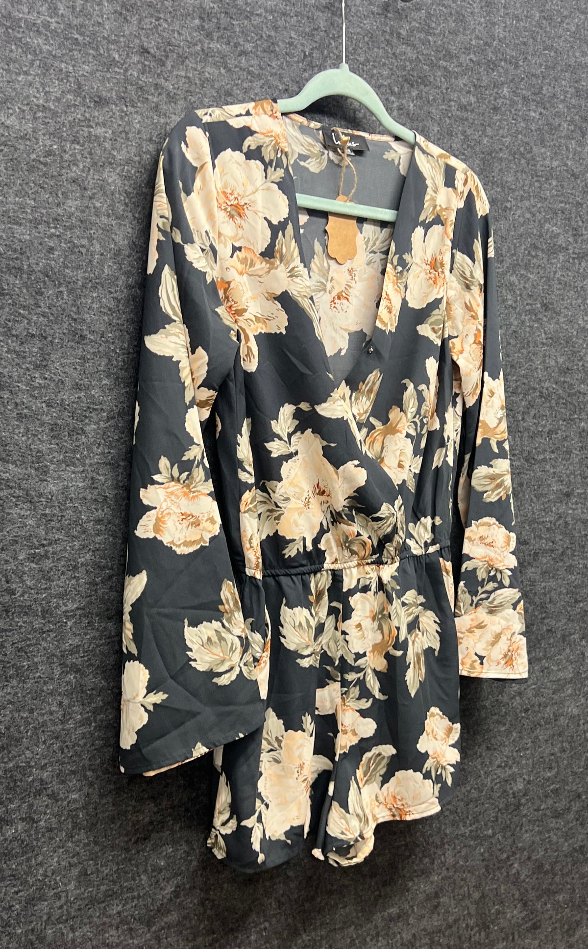 Lulus Women's Black Cream Floral V-Neck Long Sleeve Romper NWT Sz XS