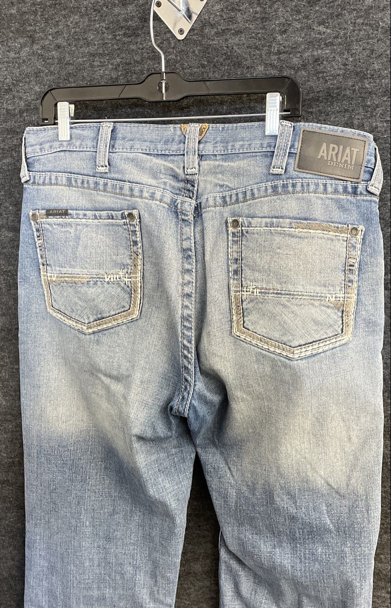 Ariat Men's M2 Traditional Relaxed Boot Cut Light Wash Denim Jeans Sz 36x36