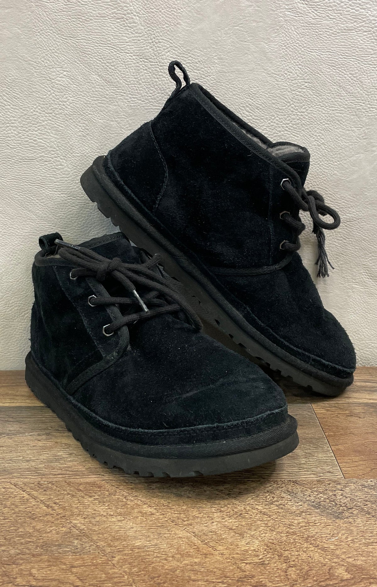 UGG Neumel Black Suede Lace-Up Chukka Boots Men's Size 9
