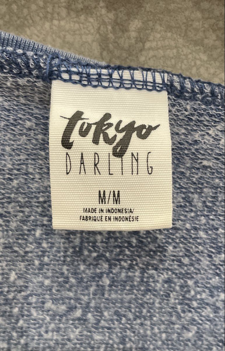 Tokyo Darling Women's Blue Octopus Graphic Raw Hem Raglan Crop Top Size M