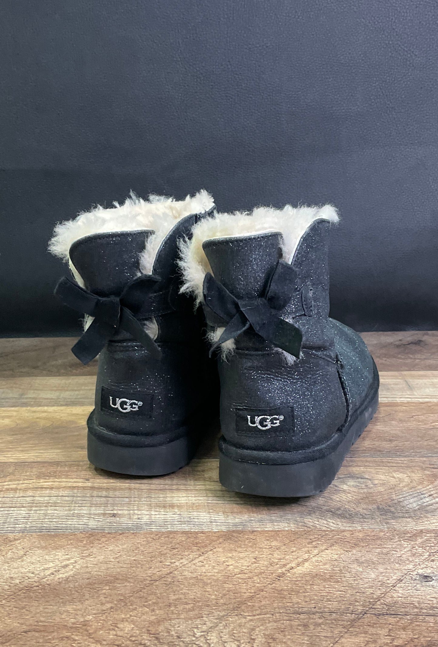 UGG Classic Mini Bailey Bow Black Sparkle Glitter Boots Women's Size 8