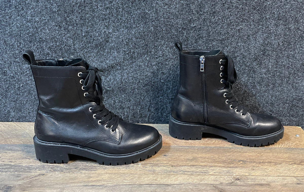 Steve Madden Checker Black Leather Lace Up Combat Boots Women's Size 7M