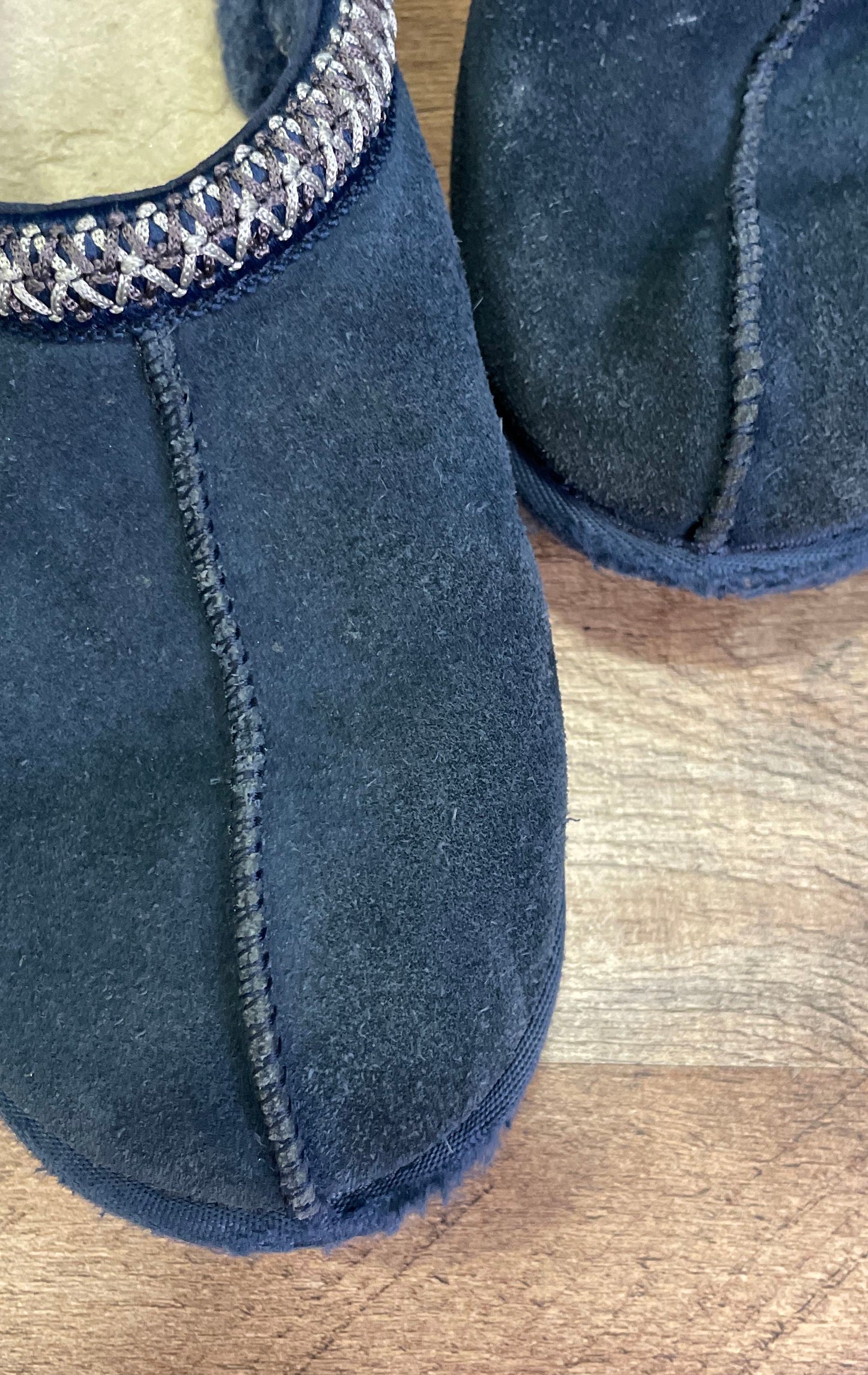 UGG Tasman Navy Blue Suede Sheepskin Lined Slippers Women's Size 5