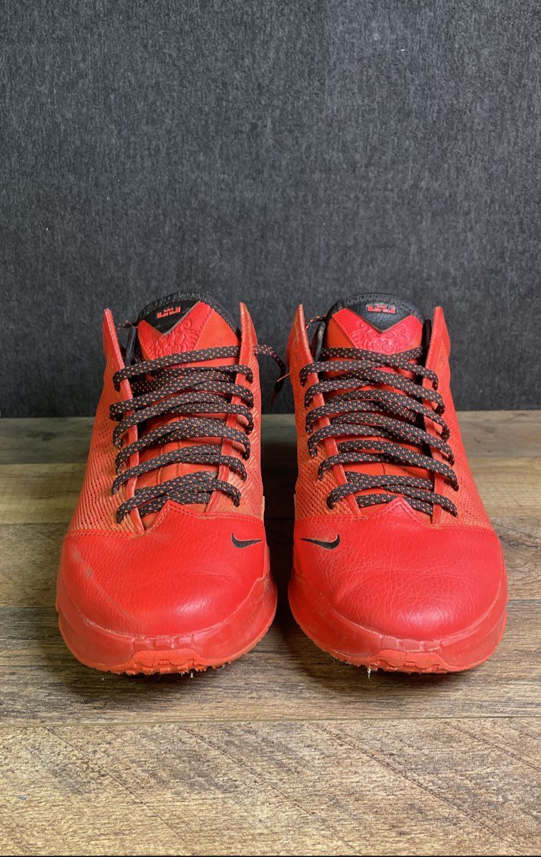 Nike LeBron 19 Low Light Crimson Basketball Sneakers Men's Size 11.5