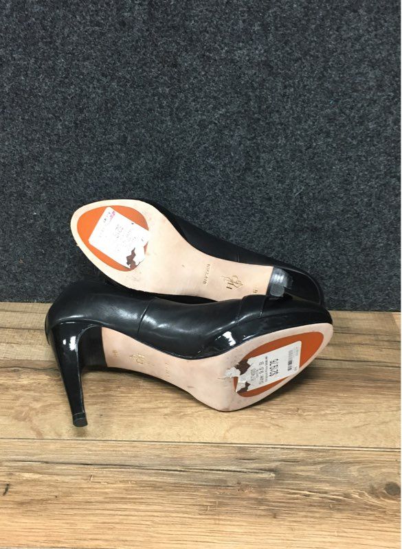 Cole Haan Chelsea Low Pump Black Leather Women's Size 9.5 B
