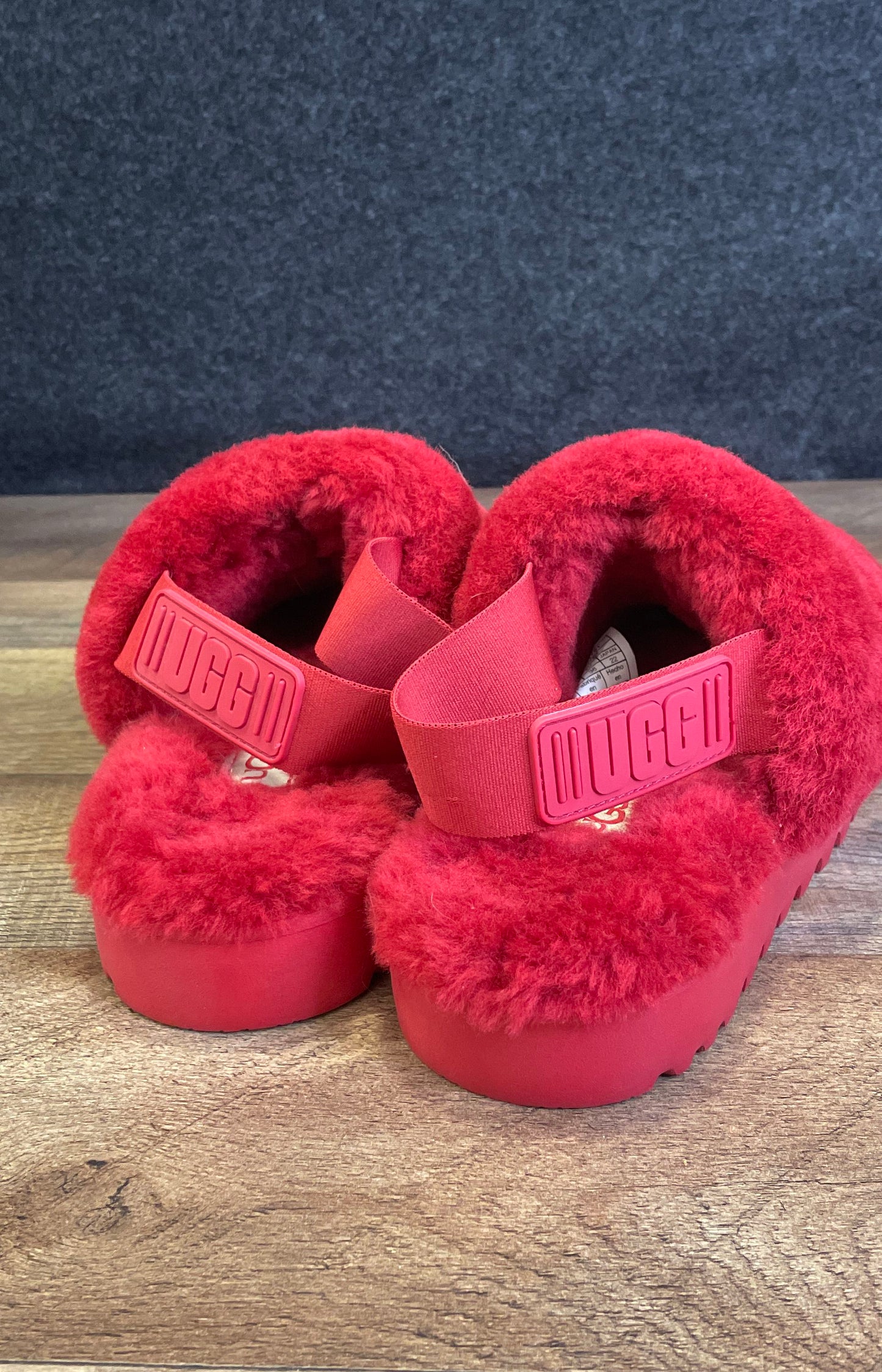 UGG Women's Fluff Yeah Slide Red Sheepskin Slipper Sandal Size 5