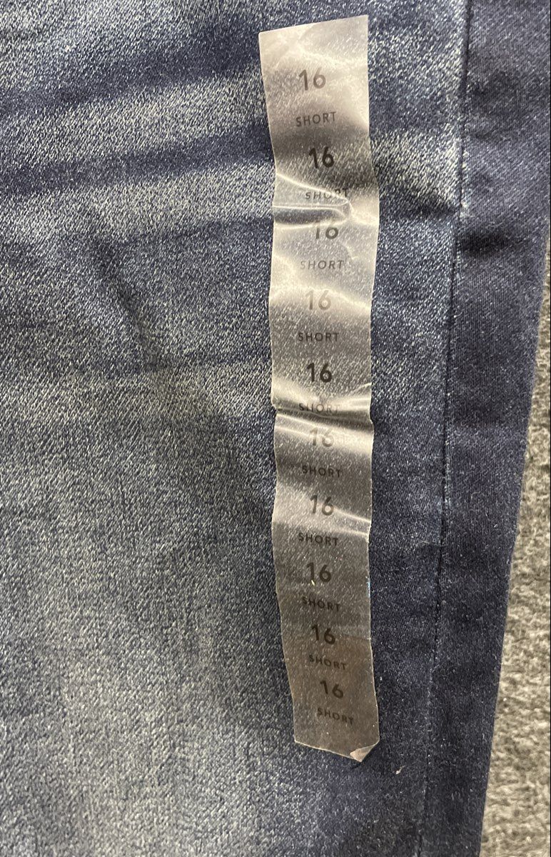 American Eagle Women's Super Hi-Rise Jegging Dark Blue Distressed NWT 16 Short