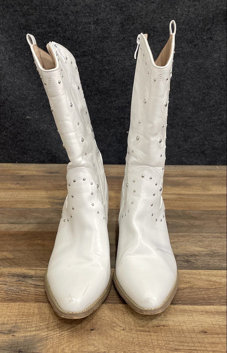 Dream Pairs White Embroidered Studded Western Cowboy Boots Women's Size 9.5
