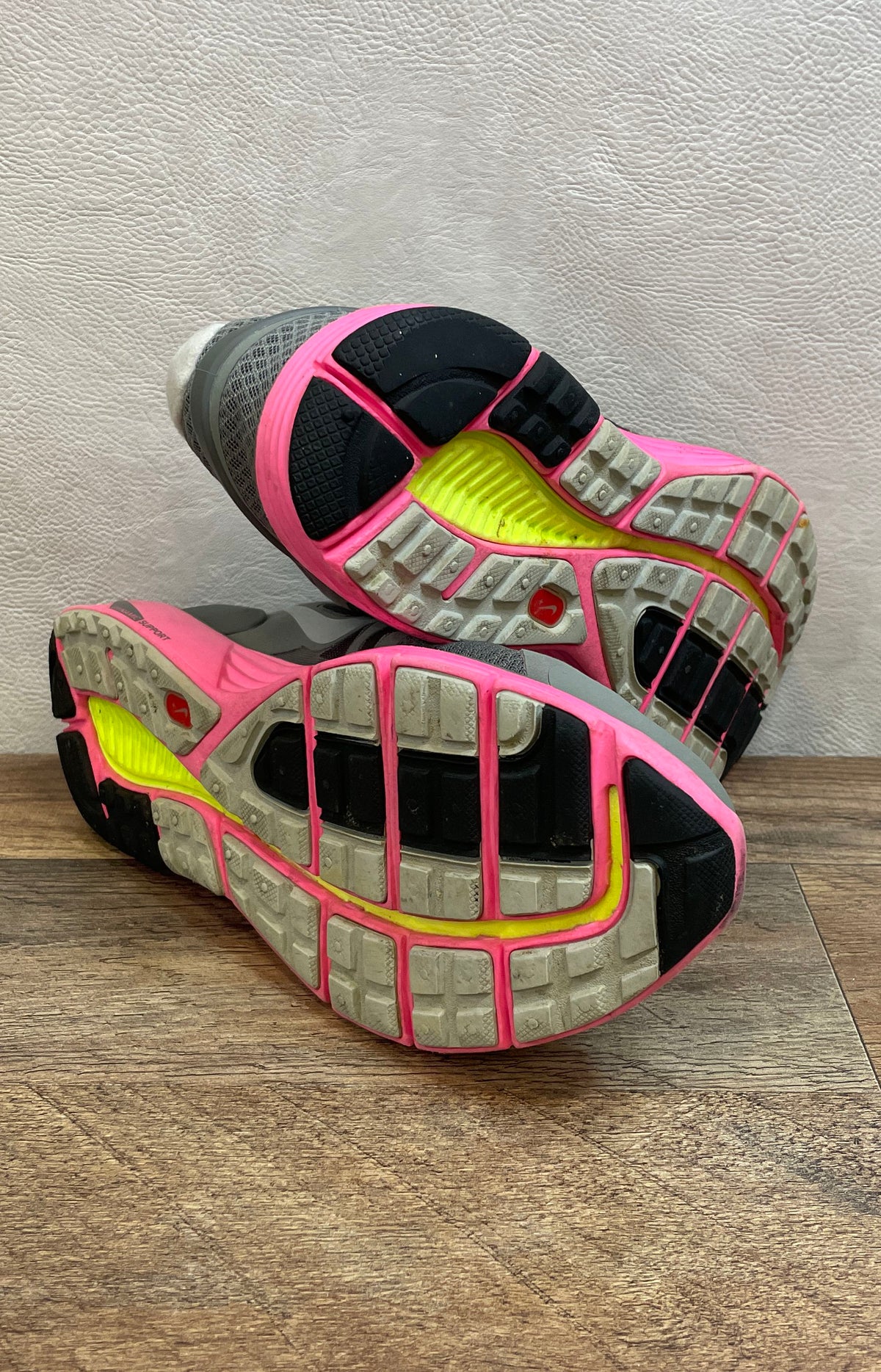 Nike Lunarglide+ 3 Wolf Grey Solar Red Pink Running Shoes Women's Size 9