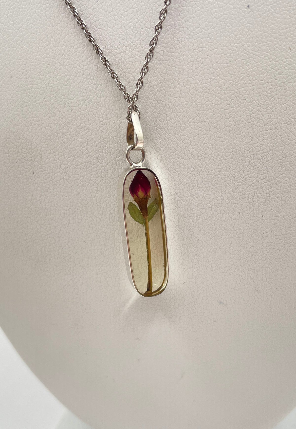 925 Sterling Silver Resin Red Rosebud Pendant W/ Rope Chain Necklace 3.9g