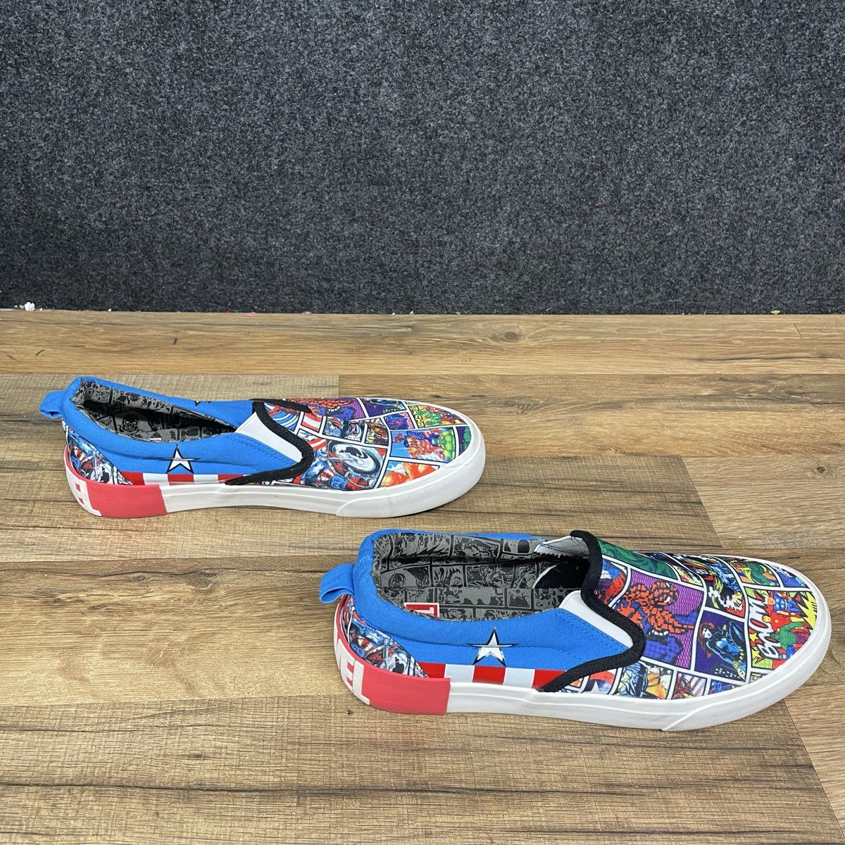 Ground Up Marvel Comic Print Canvas Slip On Sneakers Multicolor Size 9