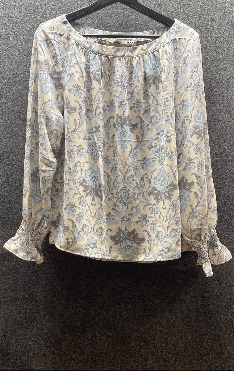 Loft Women's Blue Grey Beige Floral Blouse Smocked Cuffs Sz M NWT
