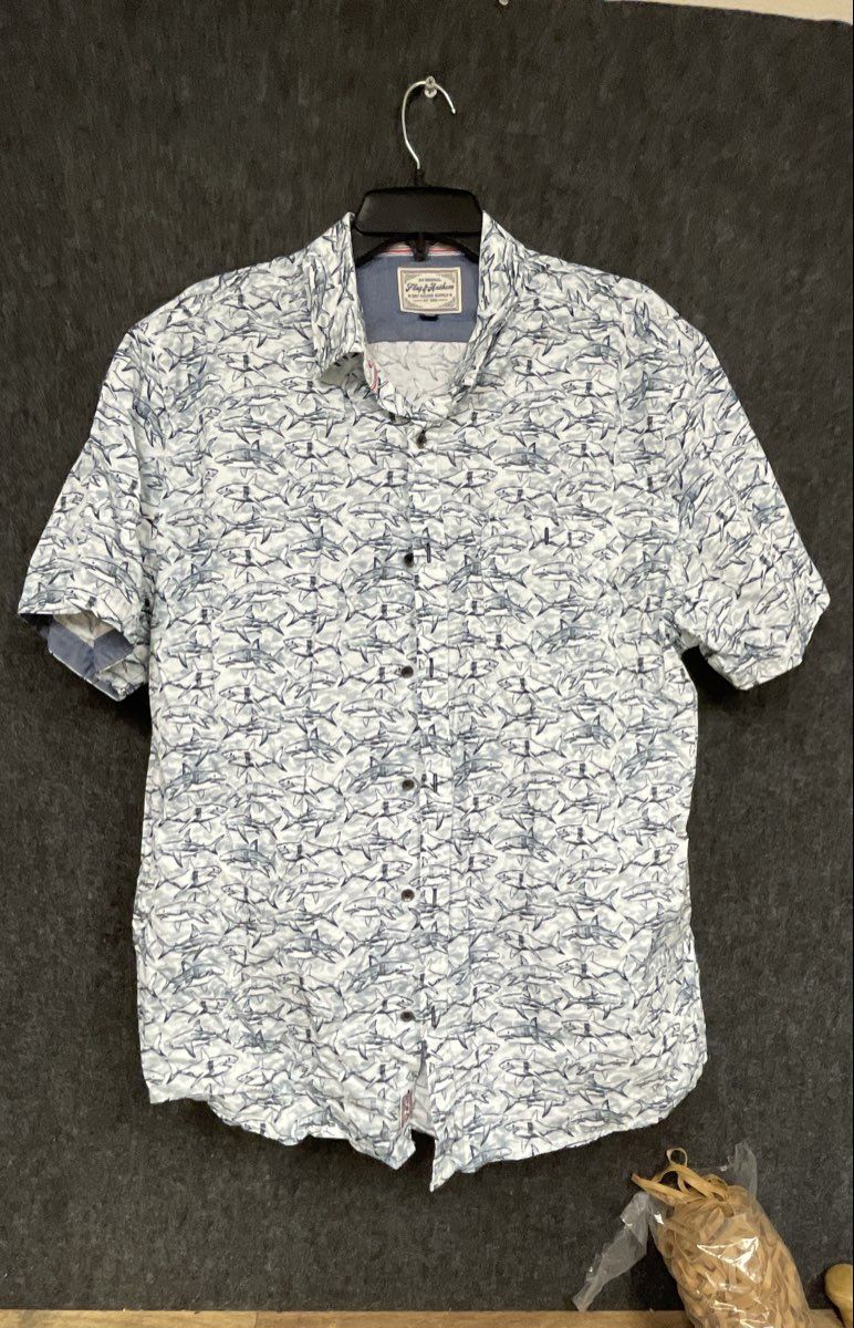 Flag & Anthem Men's Short Sleeve Button Down White Shark Print Shirt Size XL