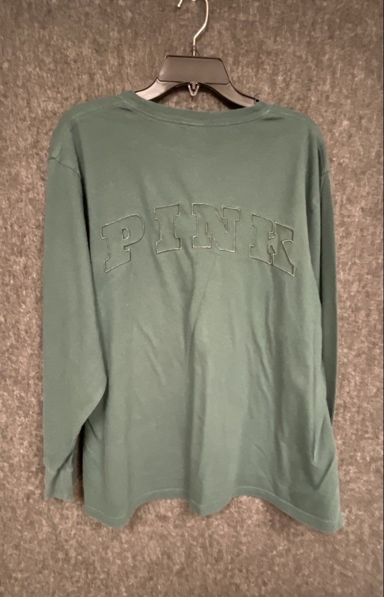 PINK Victoria's Secret Women's Green Long Sleeve Graphic T-Shirt Logo Sz L
