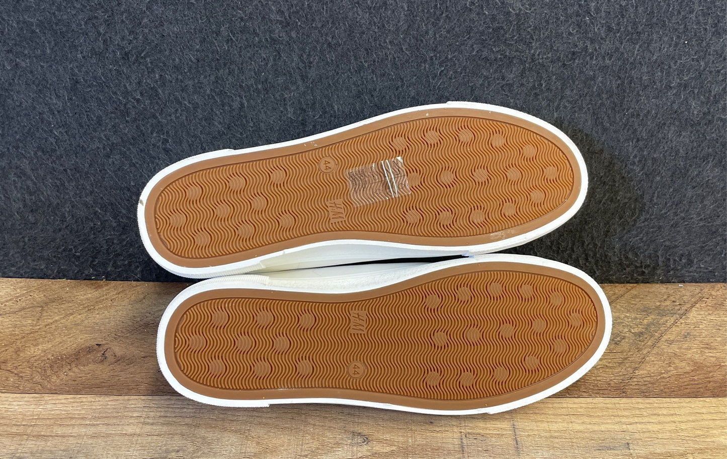 H&M White Synthetic Leather Low Top Sneakers Men's Size 10.5 NWT