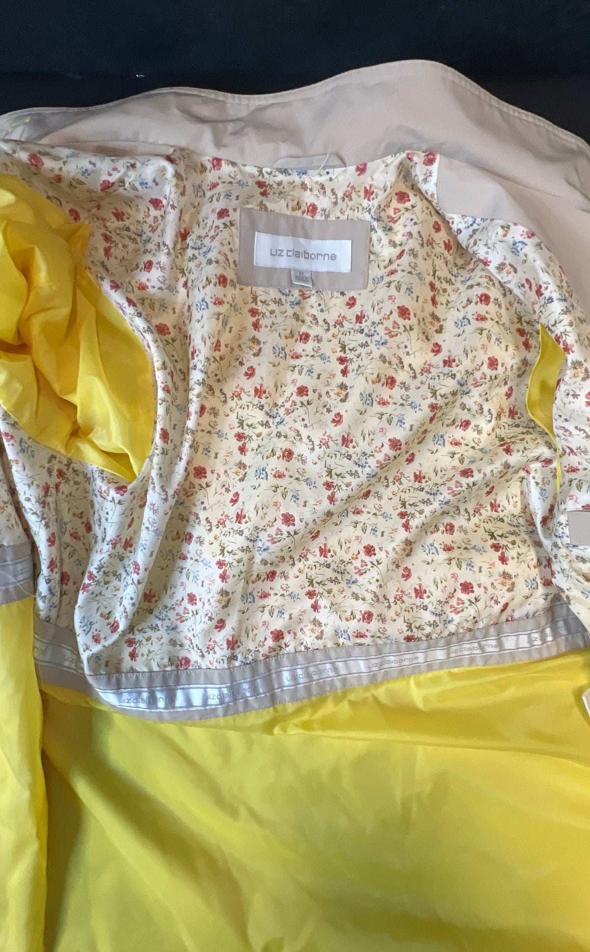 Liz Claiborne Women's Yellow Hooded Rain Jacket Floral Lining Sz M