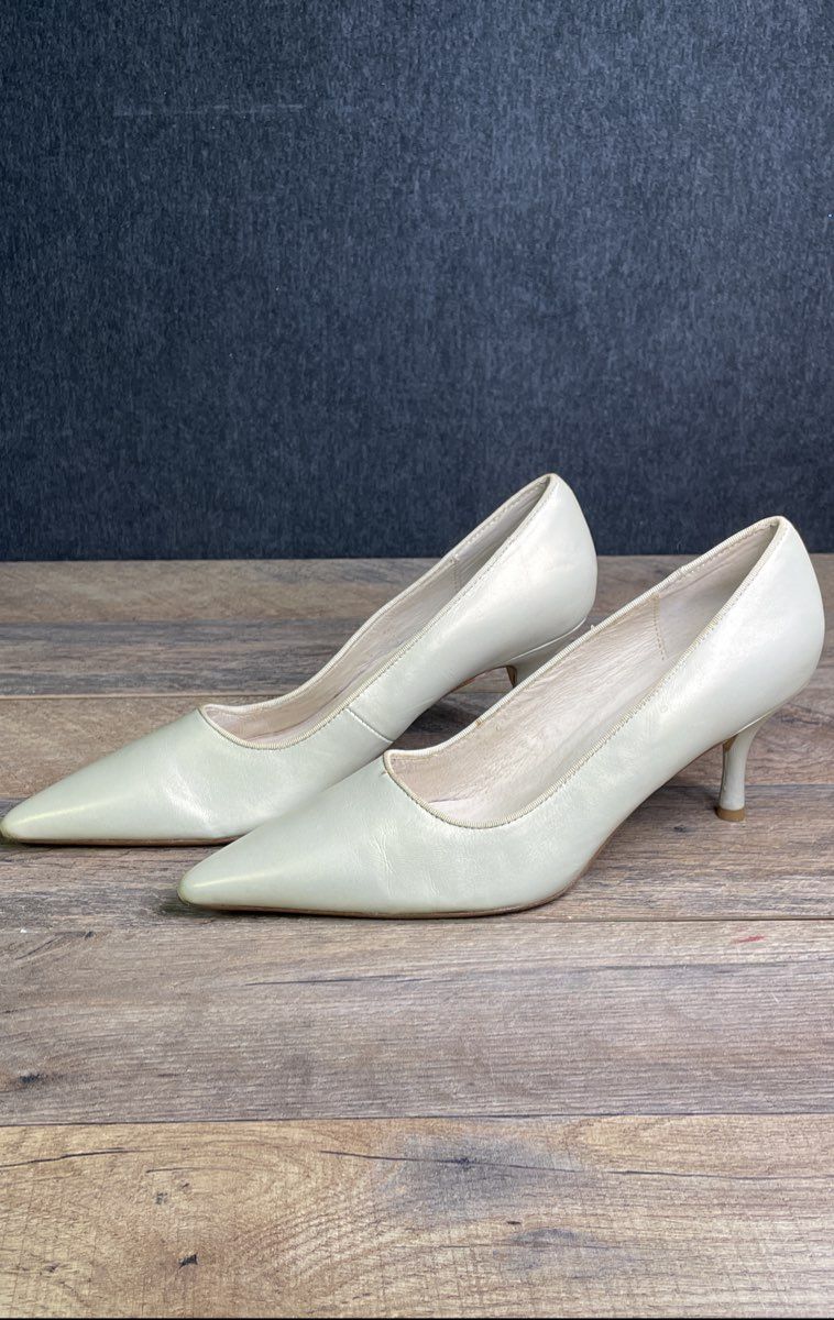 Terry Lewis Classic Luxuries Cream Leather Pointed Toe Pumps Heels Size 8 M