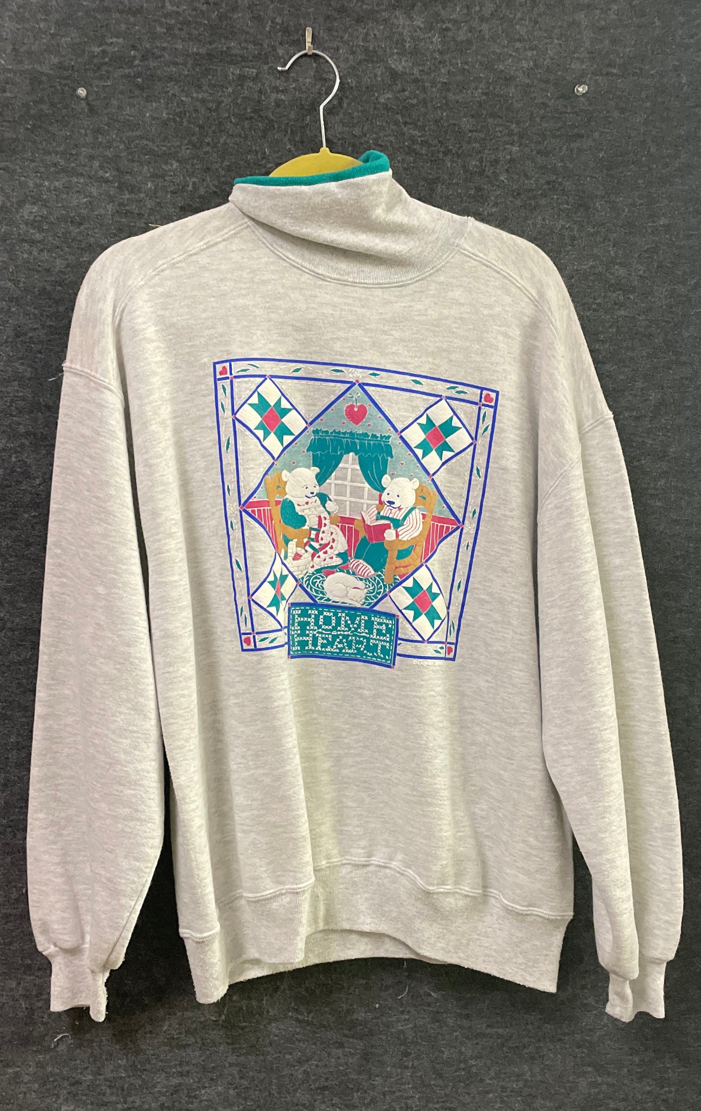 Vintage 90s Gopher Sport Teddy Bear Quilt Graphic Mock Neck Sweatshirt Sz L