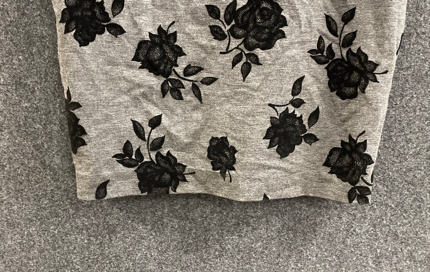 White House Black Market Women's Gray Flocked Floral Pencil Skirt Sz 12 NWT