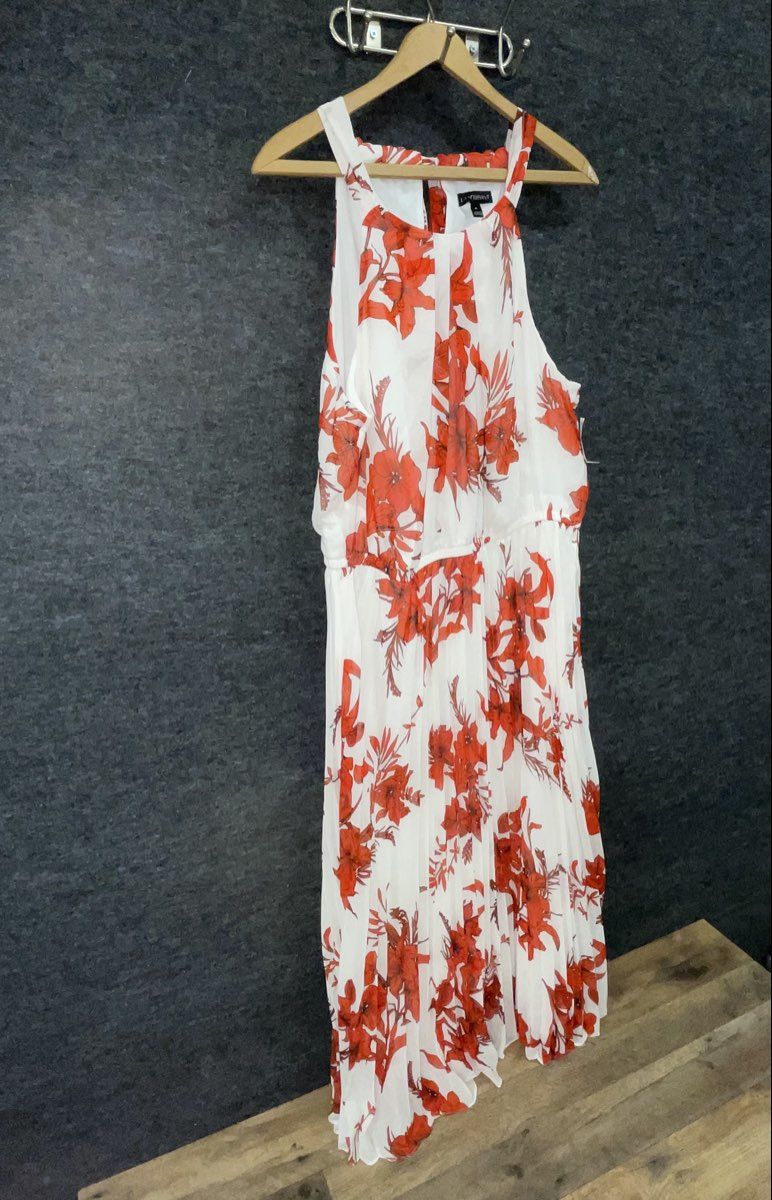 Lane Bryant Women's Red White Floral Pleated Sleeveless Halter Maxi Dress NWT 18