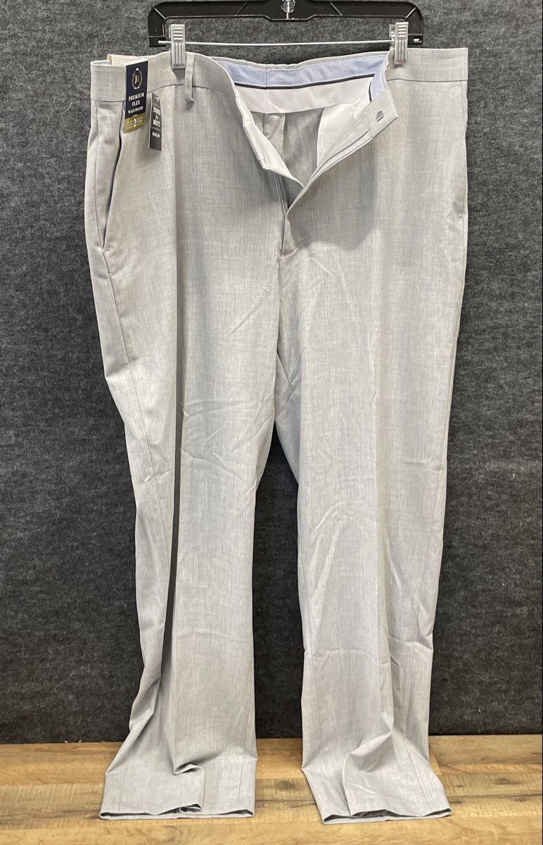 J.M. Haggar Men's Light Grey Premium Flex Classic Fit Dress Pants 40x32 NWT