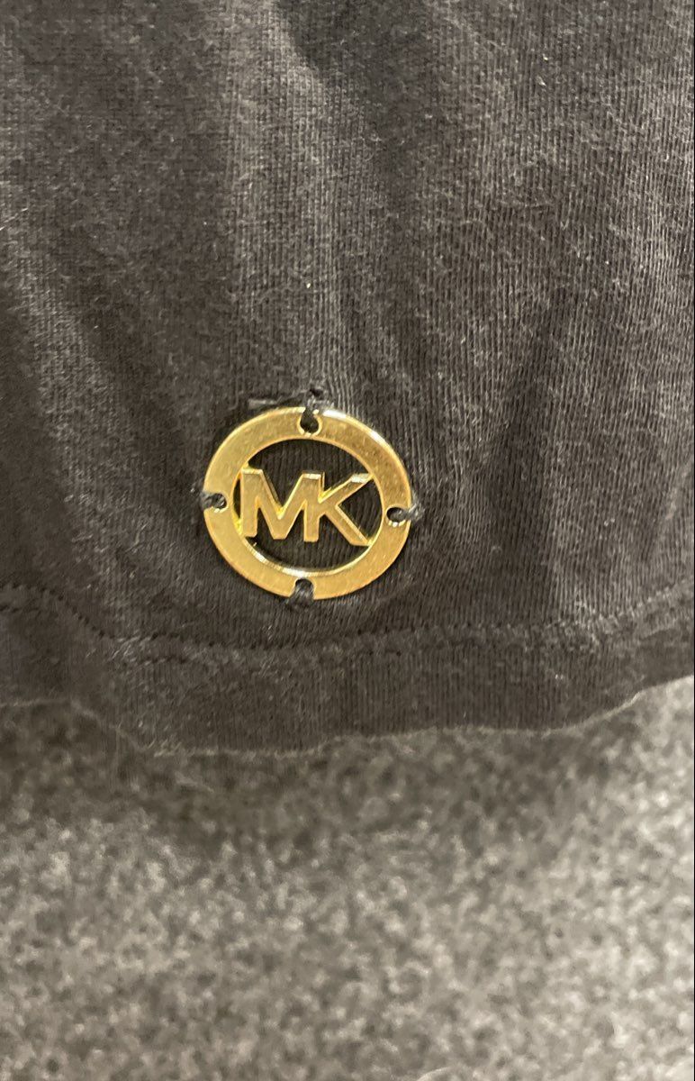 Michael Kors Women's Black Ruffle Sleeve Flutter Top Gold Logo Medallion Sz L