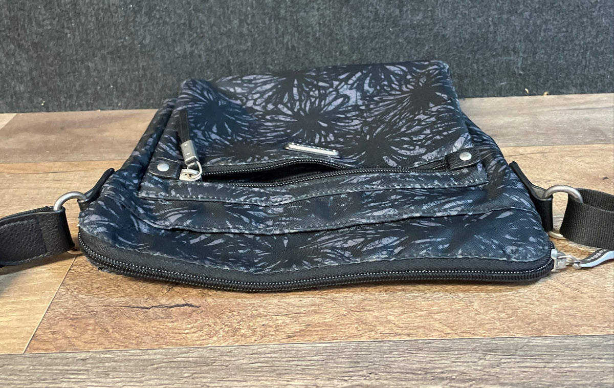 Baggallini Black Gray Patterned Nylon Crossbody Bag Small Messenger Purse Travel