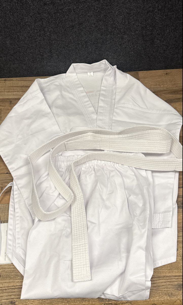 US Academy of Taekwondo Dobok Set White V-Neck Graphic Back Size 2