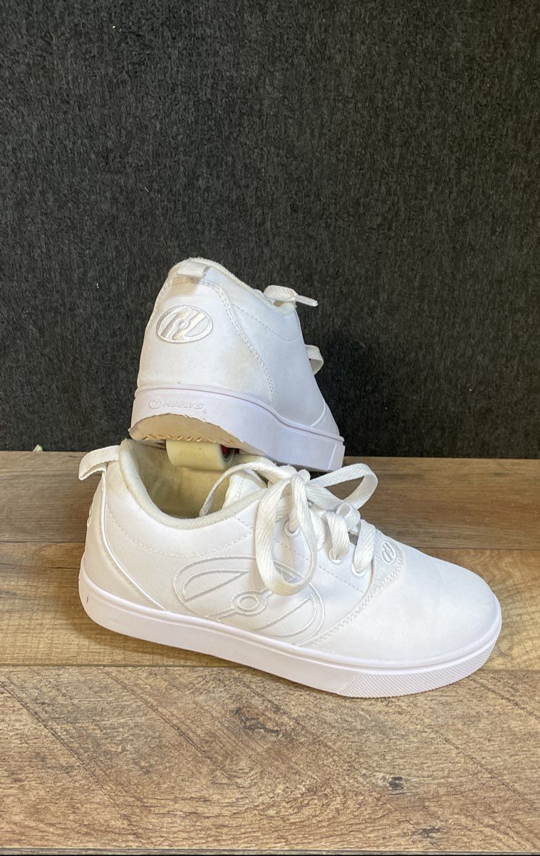 Heelys White Low Top Roller Skate Shoes with Wheels & Tool Youth Size 2Y