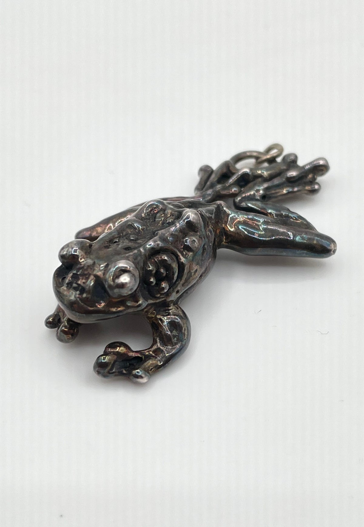 925 Sterling Silver Crouching Frog Pendant 5.9g