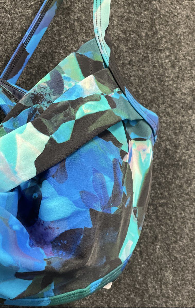 Athleta Women's Blue Mystique Twister Bikini Top Floral UPF 50+ NWT Sz 40 B/C
