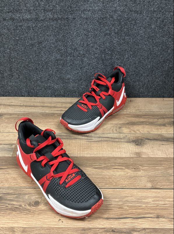 Nike LeBron Witness 8 GS Black University Red White Basketball Shoes Size 7Y