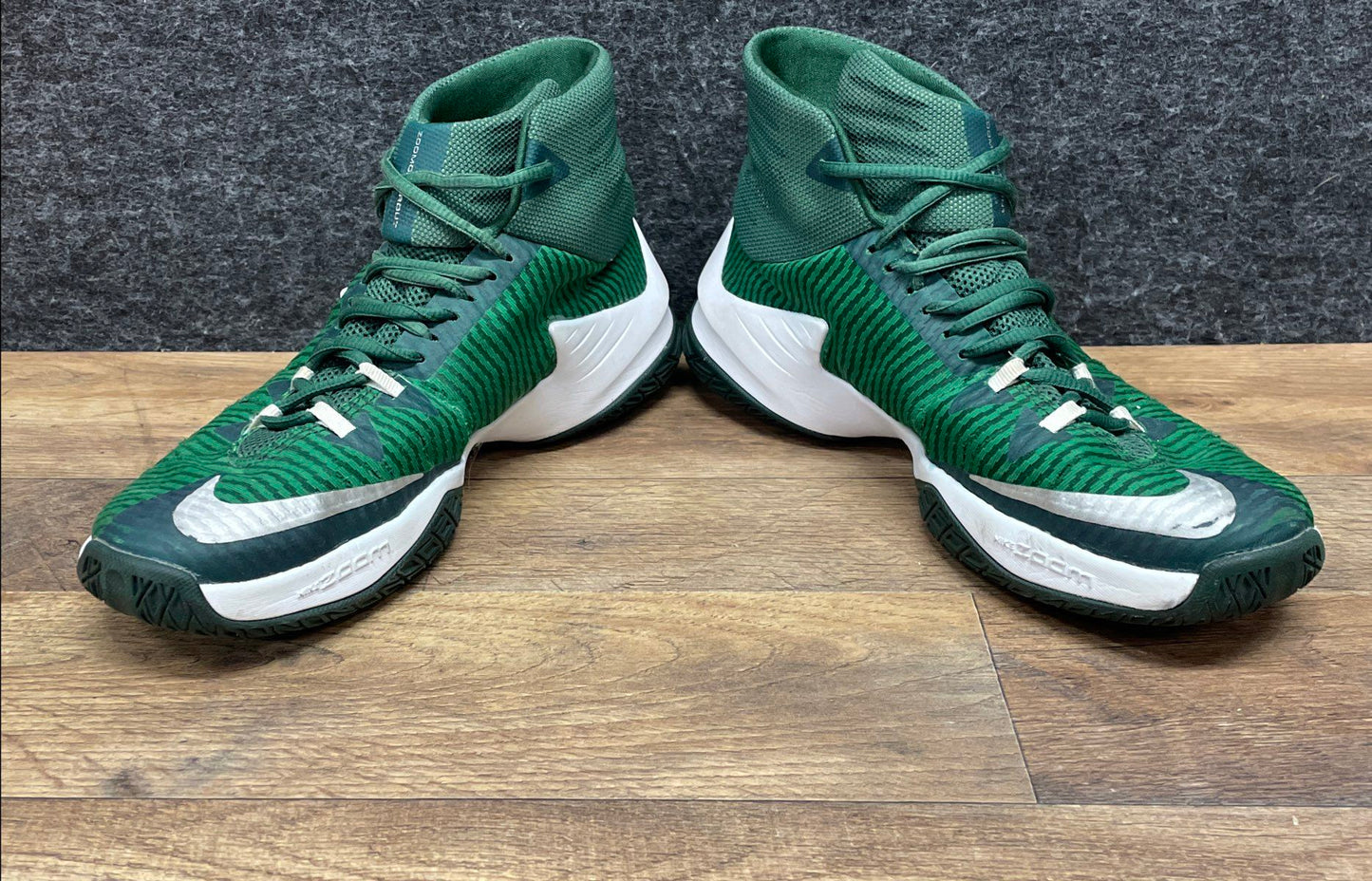 Nike Zoom Clear Out Pine Green White Basketball Shoes Men's Size 8