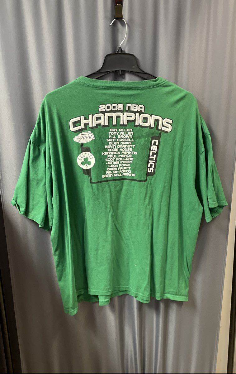 Adidas 2008 Boston Celtics NBA Champions T-Shirt Roster Back Graphic Sz 2XL