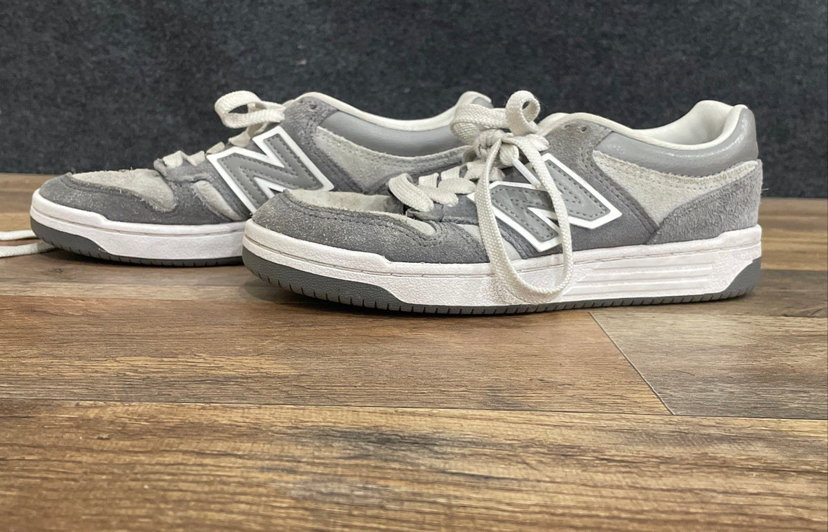 New Balance 480 Grey White Suede Boy's Lifestyle Sneakers Size 4