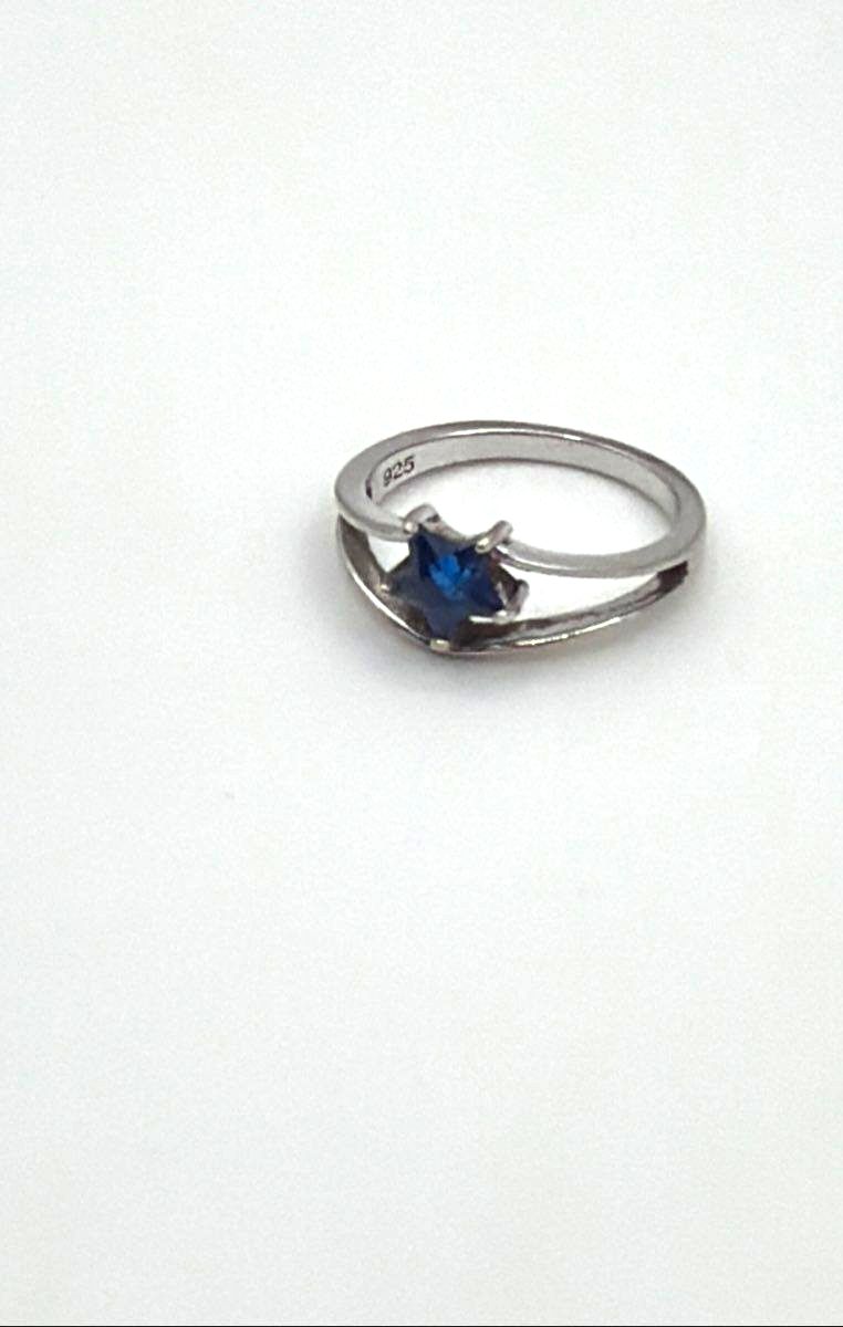 925 Sterling Silver Blue Sapphire Star Ring 2.1g