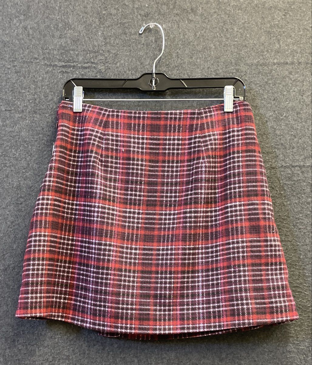 On 34th Women's Red Purple Plaid Button Front Mini Skirt Sz 6 NWT