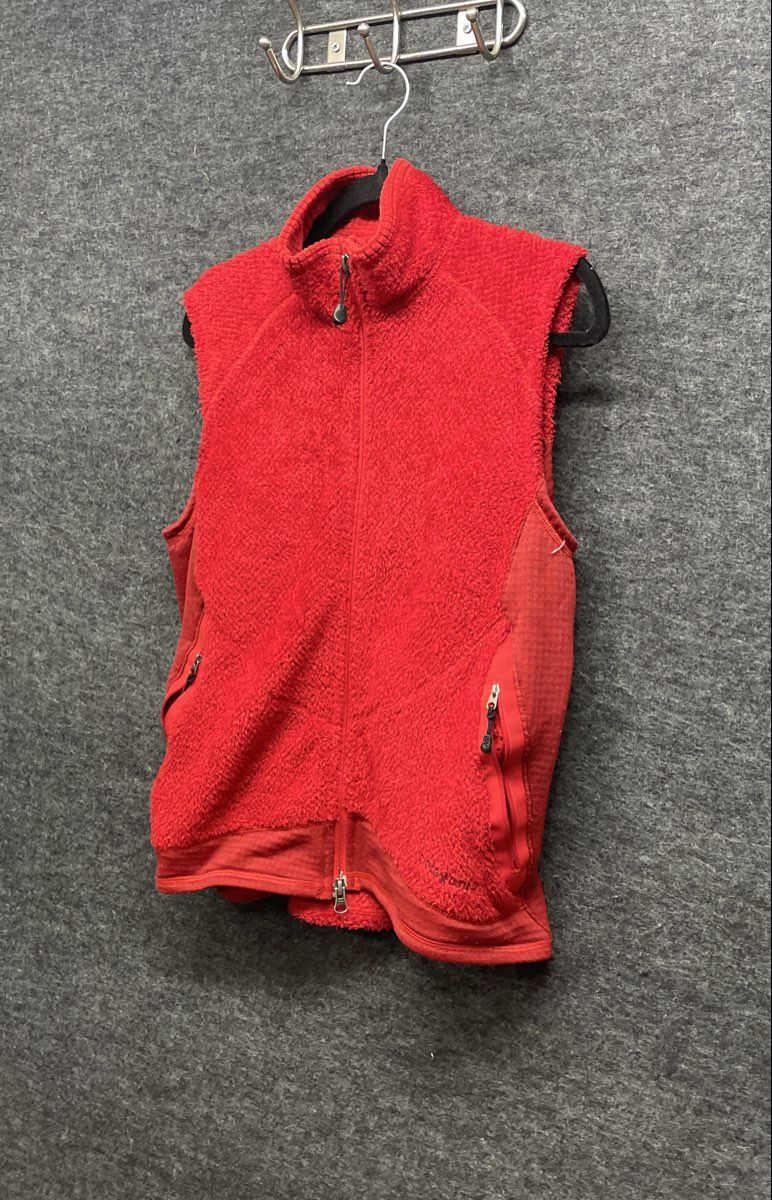 Patagonia Women's Red R3 Hi-Loft Fleece Regulator Vest Full Zip Sz M