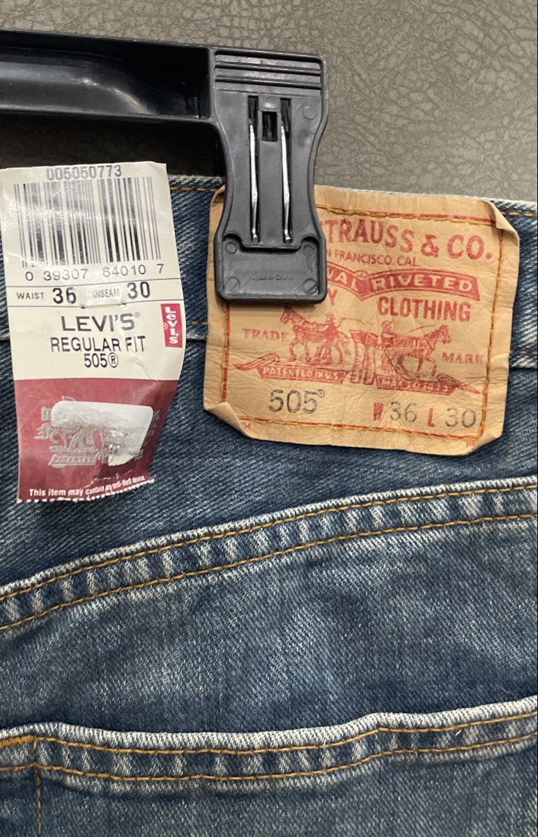 Levi's Men's 505 Regular Fit Blue Straight Leg Denim Jeans NWT Size 36x30