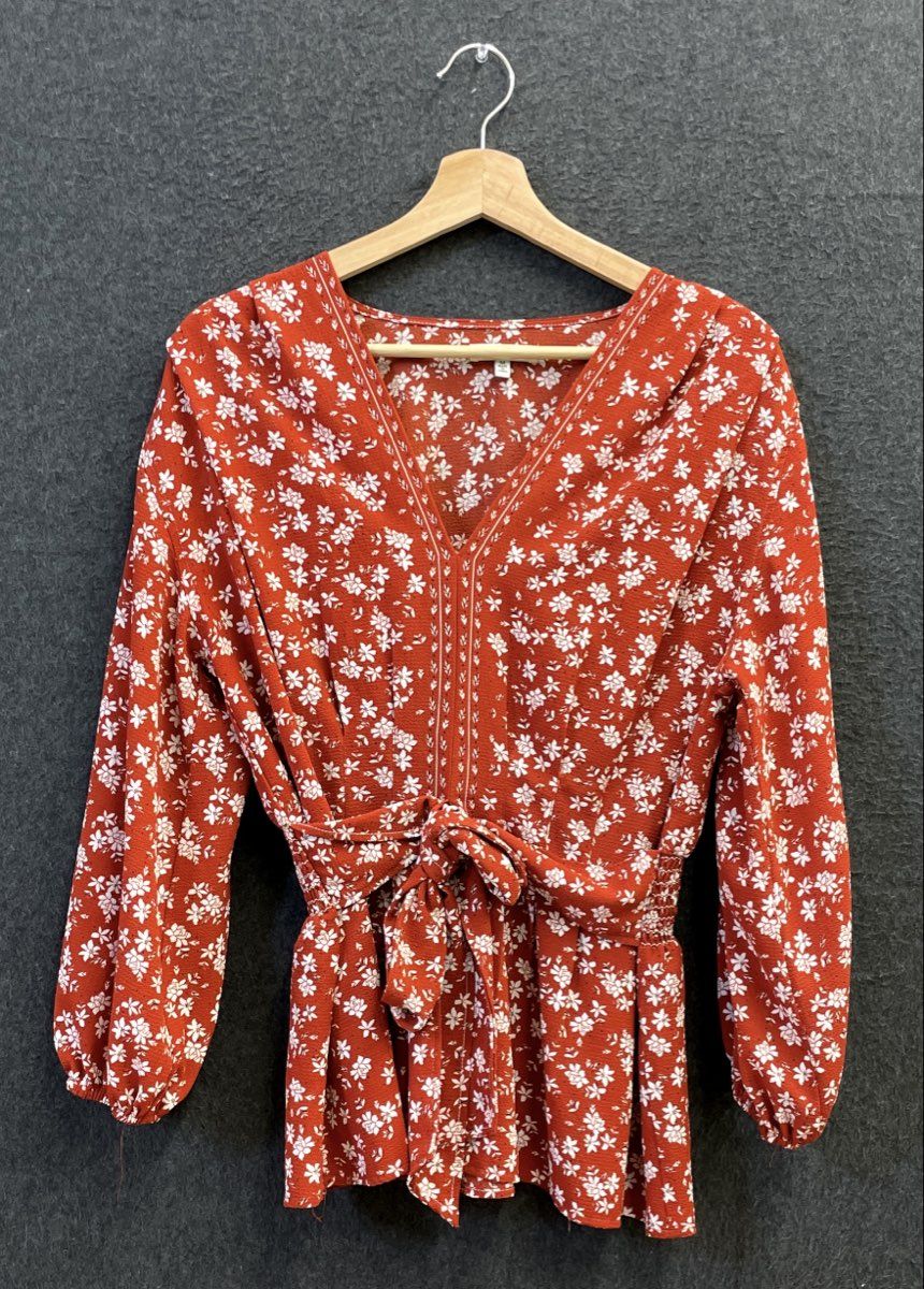 Max Studio Women's Rust Floral Tie Waist Smocked V-Neck Blouse Sz M