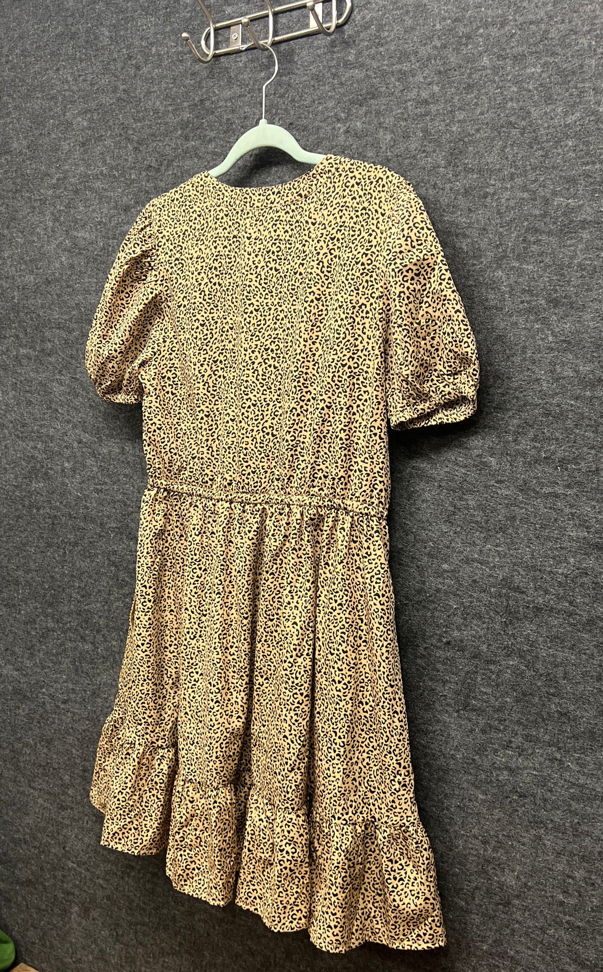 Vineyard Vines Women's Dress Tan Black Cheetah Print V-Neck Short Sleeve M NWT