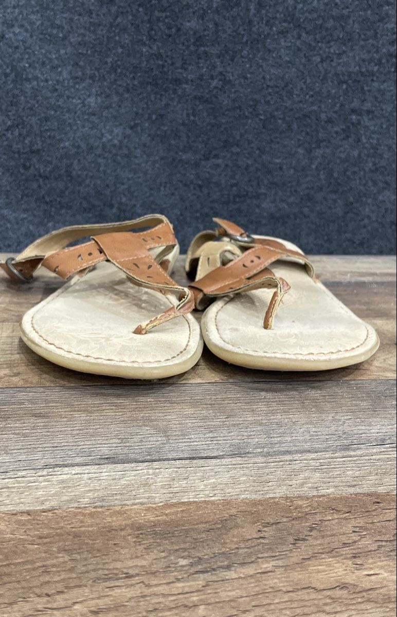 B.O.C. Born Concept Brown Cream T-Strap Thong Ankle Strap Sandals Size 11